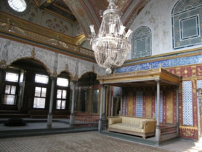 Где живут султаны. Топкапы Стамбул дворец Султана Сулеймана. Дворец Султана Сулеймана Топкапы гарем.