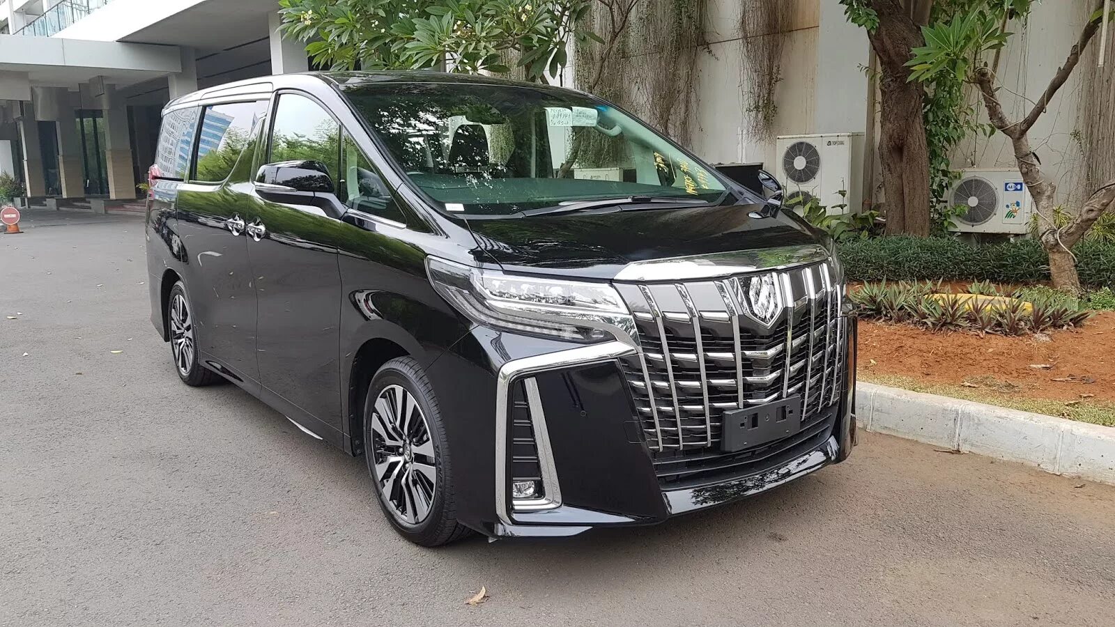 Тойота альфард. Тойота альфард 2020. Тойота альфард 2020 седан. Alphard 2018 Black.