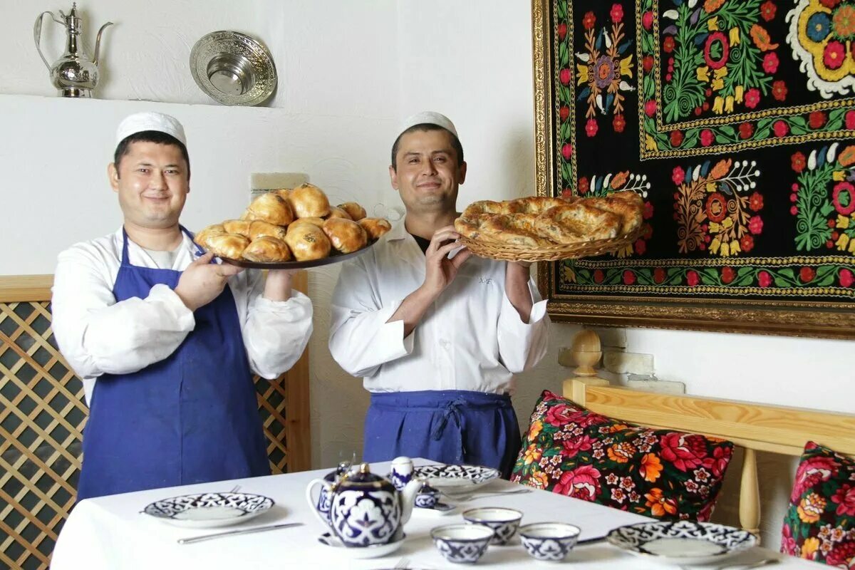 Uzbek uzb. Узбекские национальные блюда. Национальная кухня Узб. Узбекский национальные блюды. Таджикская Национальная кухня.