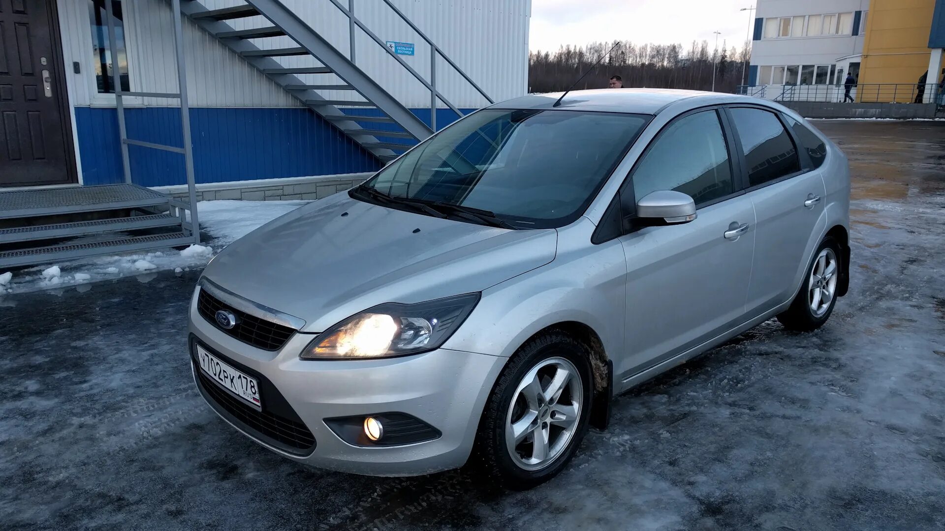 Купить форд фокус 2010. Форд фокус 2 2009 года. Ford Focus 2 2010. Ford Focus Hatchback 2010. Ford Focus 2010 хэтчбек.