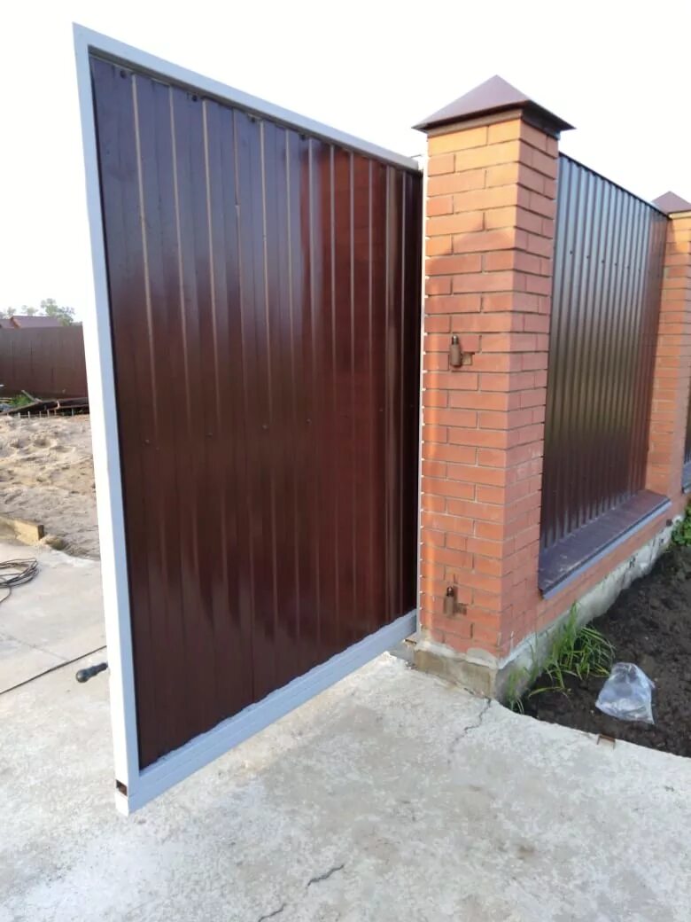 Калитка под ключ. Калитка под ключ. Doorhan ворота профлист с калиткой. Калитка под ключ. Откатные ворота 6000 2000.