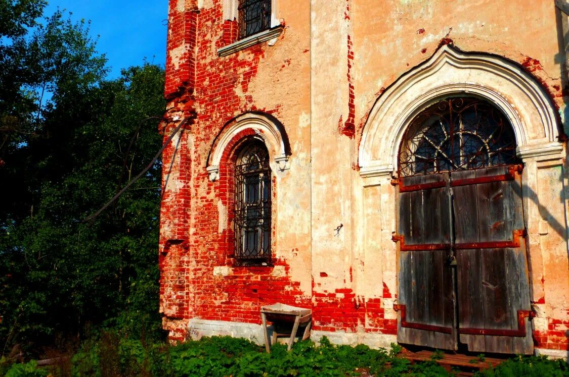 Церковь воздвижения креста. Старобислово калязинского района. церковь в старобислово калязинский район. воздвиженская церковь калязин. церковь воздвижения креста господня в тверской области.