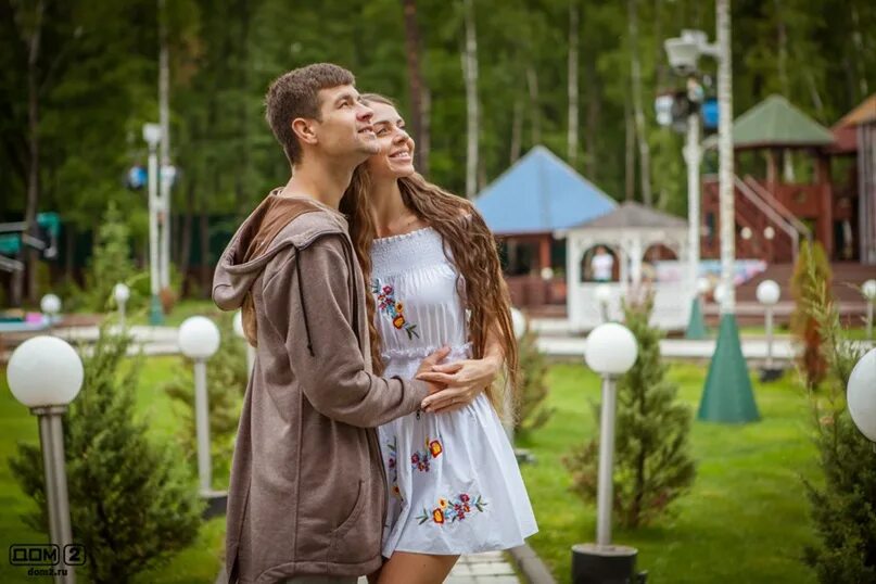 Дмитриенко береги. Дмитрий дмитриенко. дом 2 оля и дима. оля и дмитрий дмитренко дом2 фото. дом вани дмитренко.