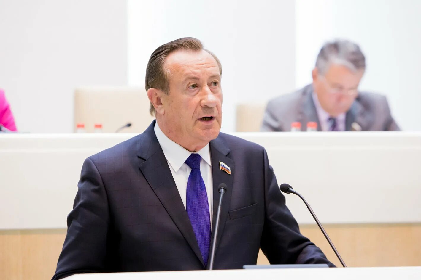 сенатор говори