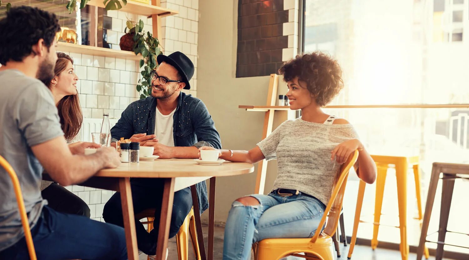 Sit in a cafe when you call. Друзья встретились в кафе. cafe meeting. relax at a cafe. &quot;sitting at a cafe bot&quot;.