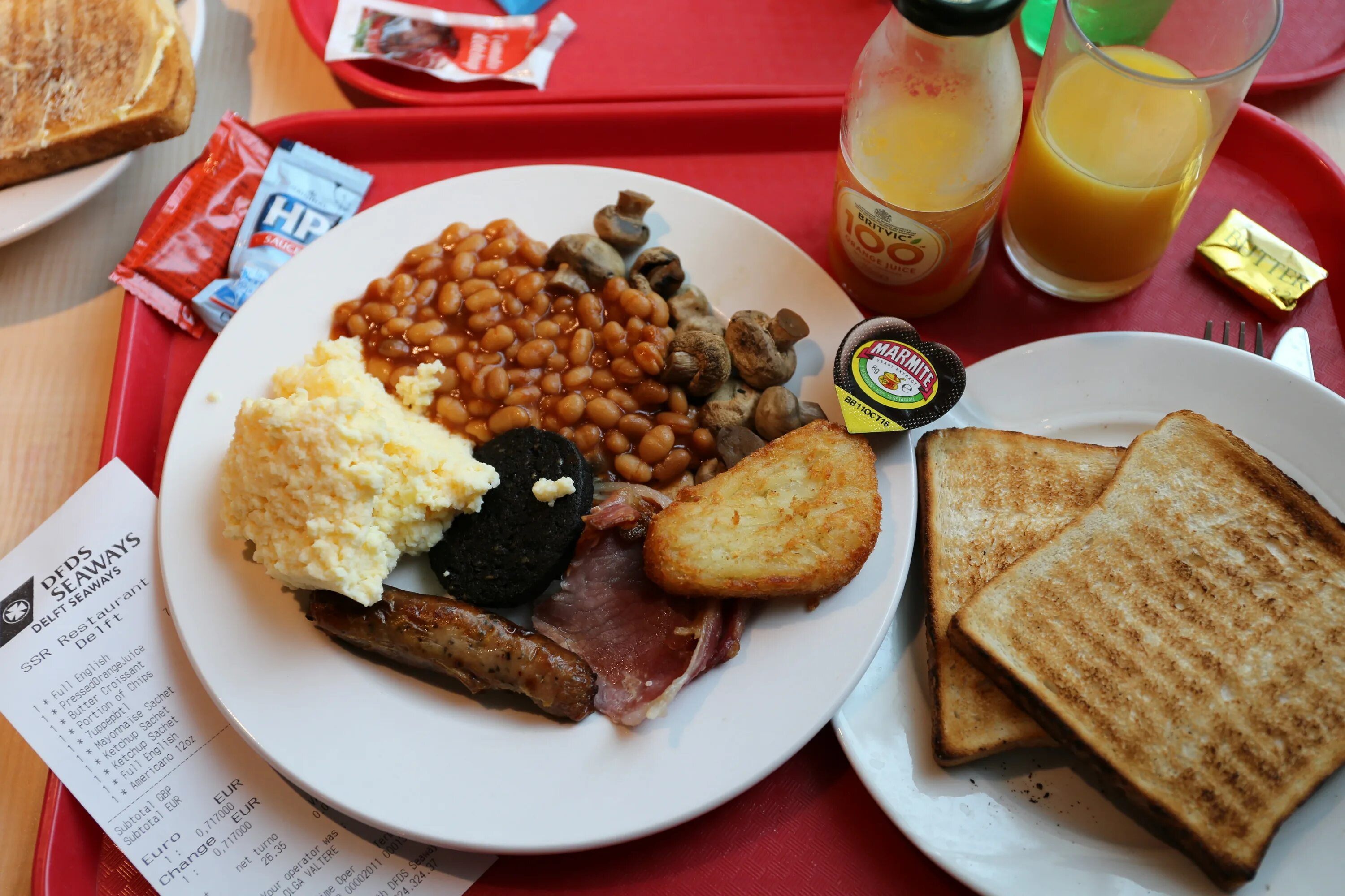 Инглиш брекфаст. Английский завтрак. Традиционный английский завтрак. Традиционный завтрак англичан. Завтрак в Великобритании.