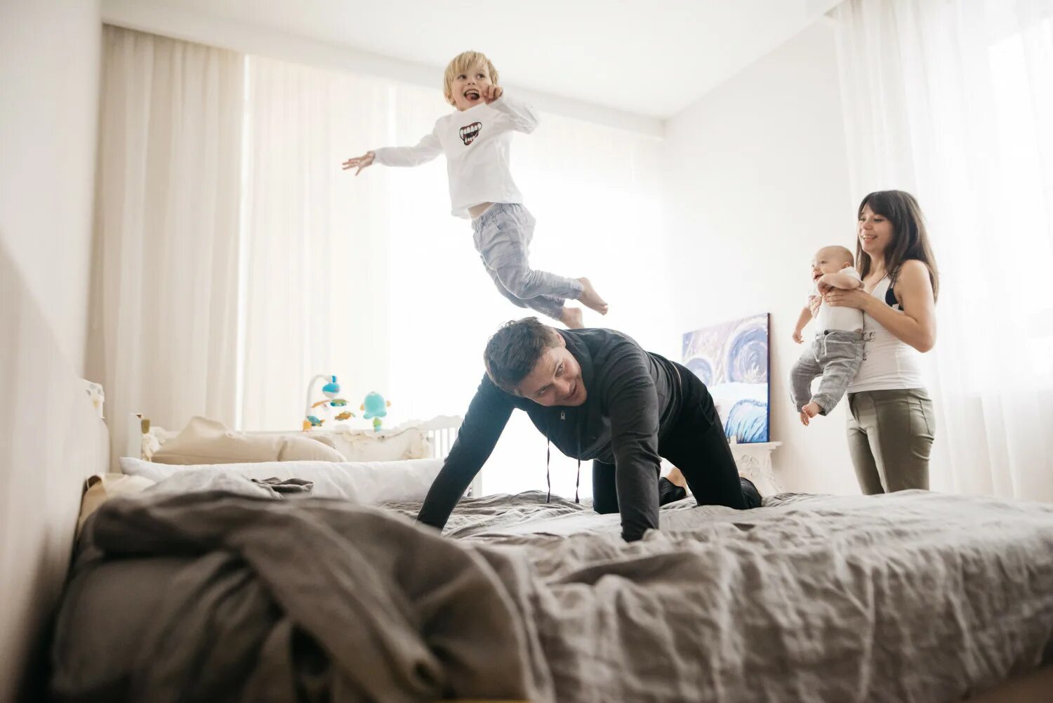 Семейная драка. Драка в семье. Ревность мужчины. Ссора. Драка в семье.