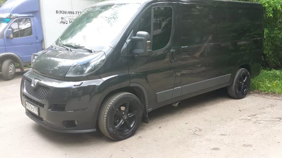 Пежо боксер черный. Пежо боксер 3 черный. Peugeot boxer 2022 черный. Пежо боксер 2005 года пассажирский черный. Пежо боксер 3 черный.