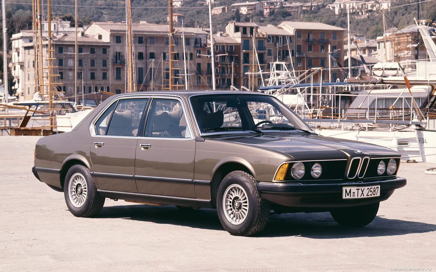 Первое поколение автомобилей. BMW e23. BMW 7 Series (e23). BMW 728i e23. BMW 733i e23.