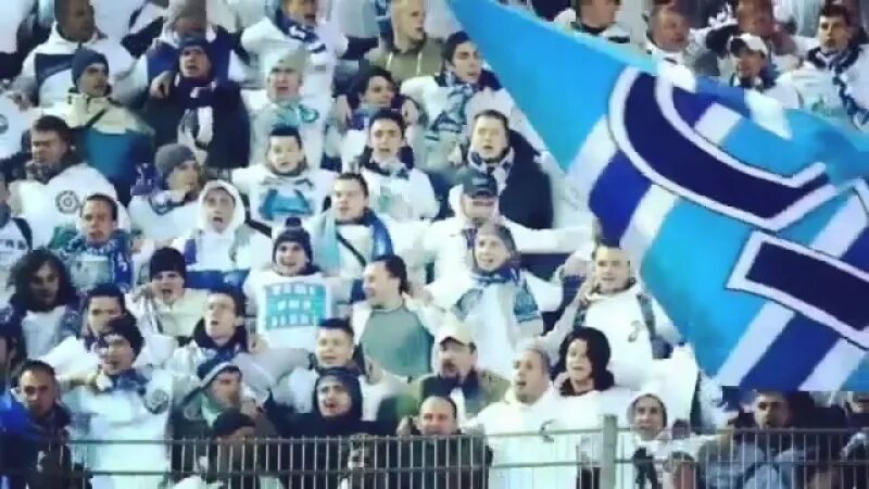 Гимн зенита город над вольной невой. Гимн болельщиков зенита слова. Гимн болельщиков зенита. Текст песни гимн зенита. Гимн зенита город.