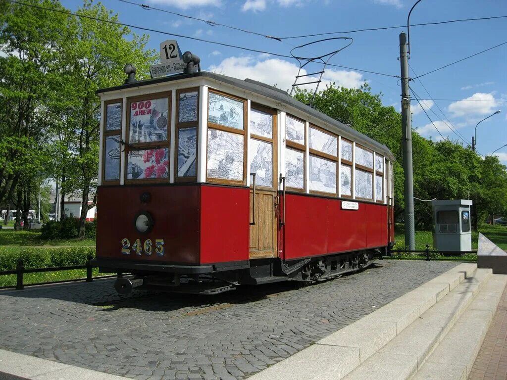 Блокадный трамвай макет. Памятник блокадный трамвай питер. Трамвайный сквер выборг. Трамвай-памятник (волгоград). Памятник трамваю.