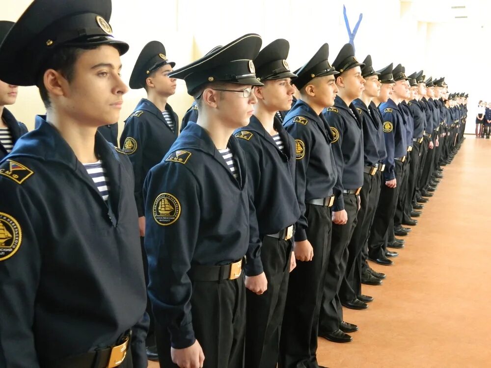 Курсант гражданского училища. Курсант мореходного училища. морская форма курсантов. курсанты военно морского училища. форма морского училища.