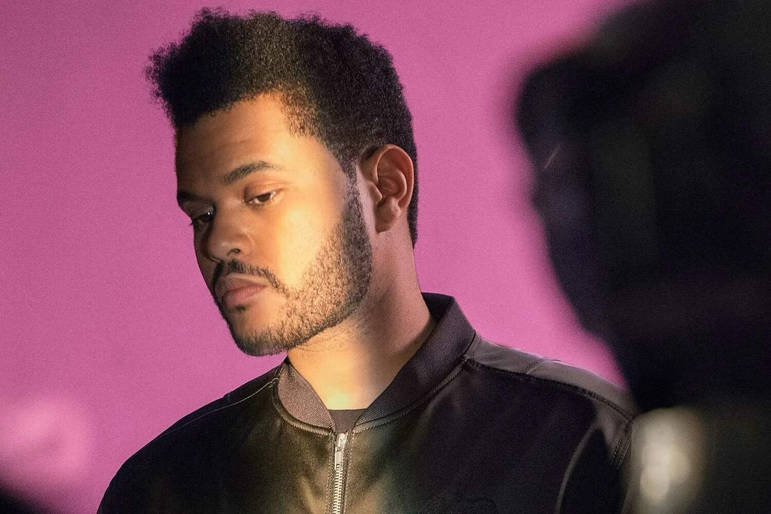 Эйбел макконен тесфайе. The weeknd 2022 певец. The weeknd в молодости. Певец the weeknd сейчас. Эйбел тесфайе.
