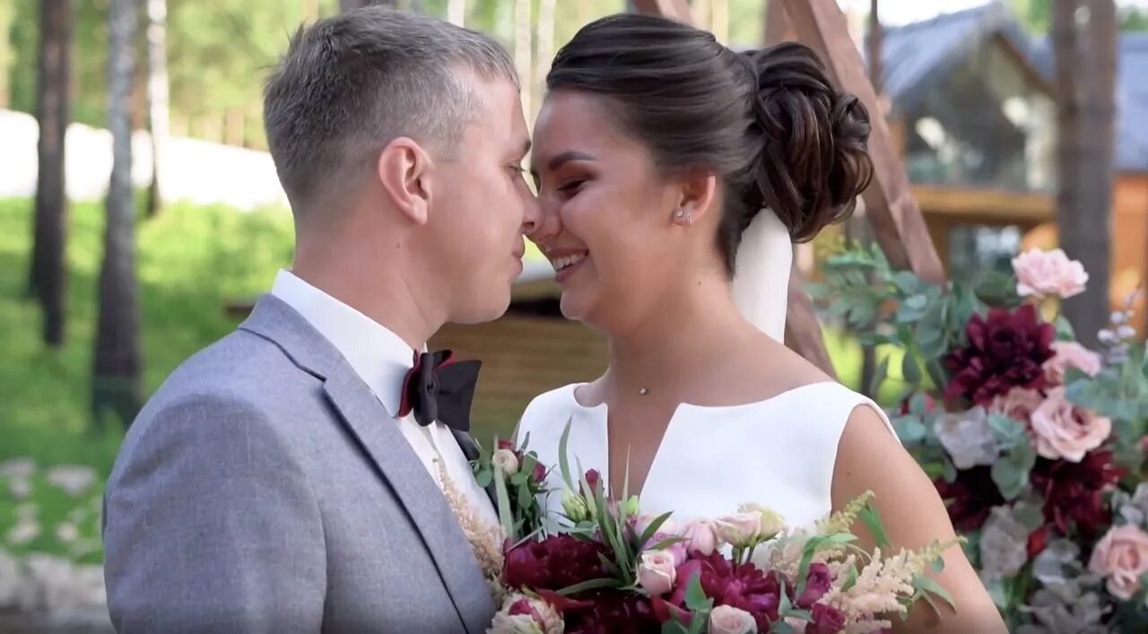 Свадьба карины кросс. Свадьба невеста. 4 свадьбы победитель. 4 свадьбы участницы. Четыре свадьбы сочи.