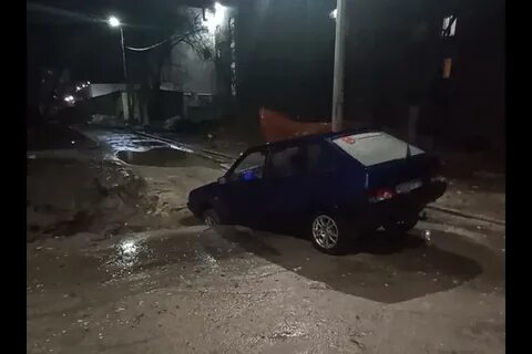 В липецке провалилась машина