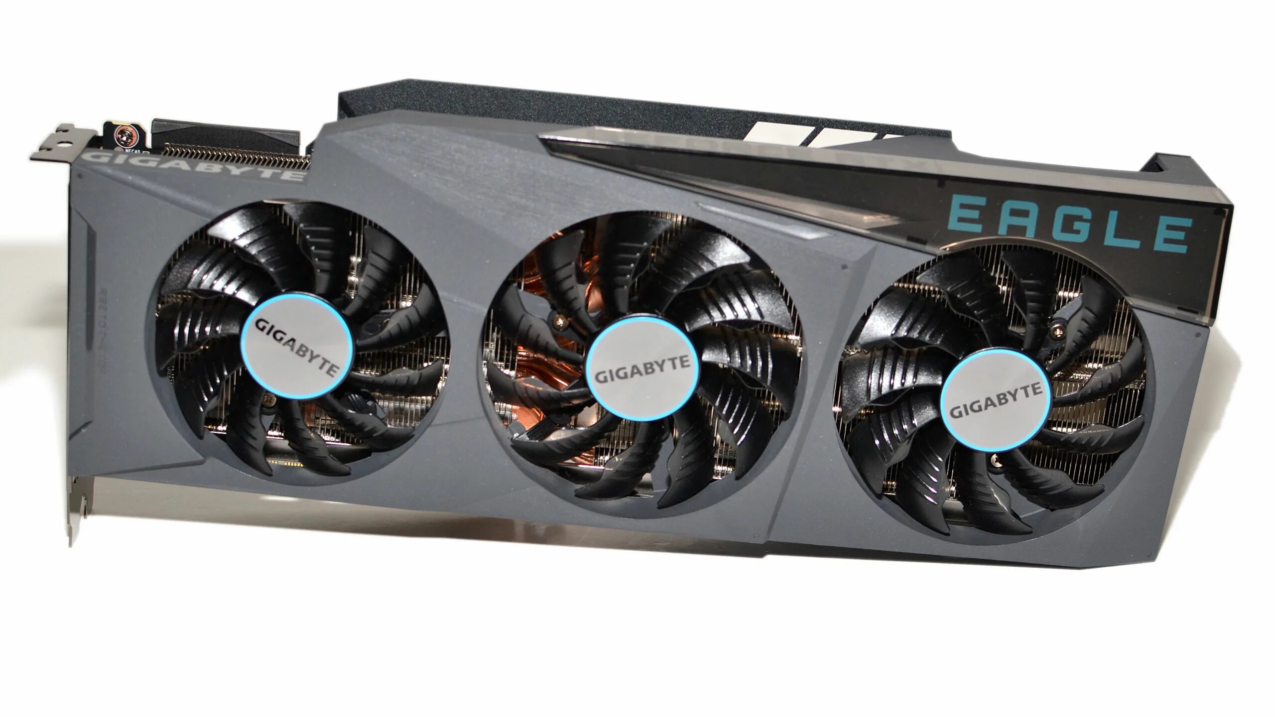 Gigabyte geforce rtx 3080 ti gaming. Видеокарта RTX 3090 ti. RTX 3090 Gigabyte. RTX 3080 ti Gigabyte Eagle. RTX 3090 ti Gigabyte.