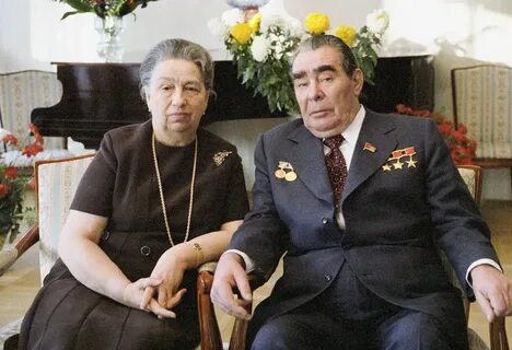 Брежнев с брежневой