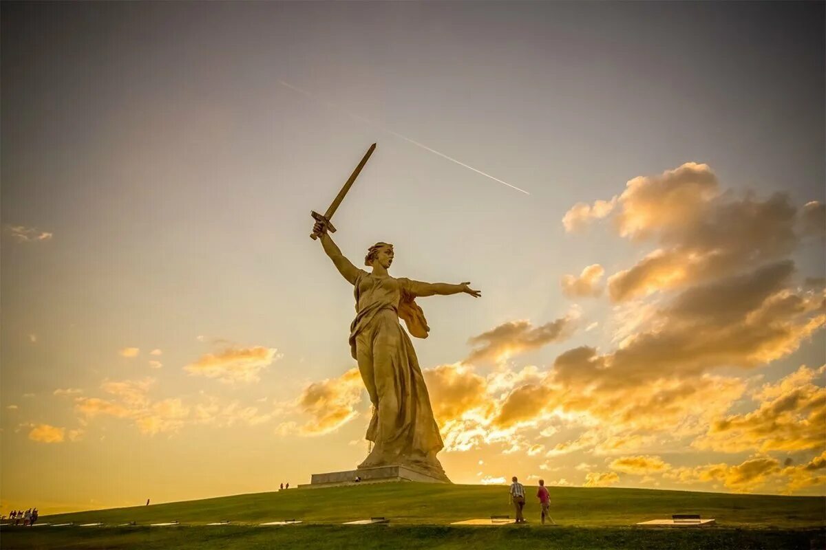 Статуя свободы Волгоград. Родина-мать Волгоград. Родина мать зовет Волгоград.