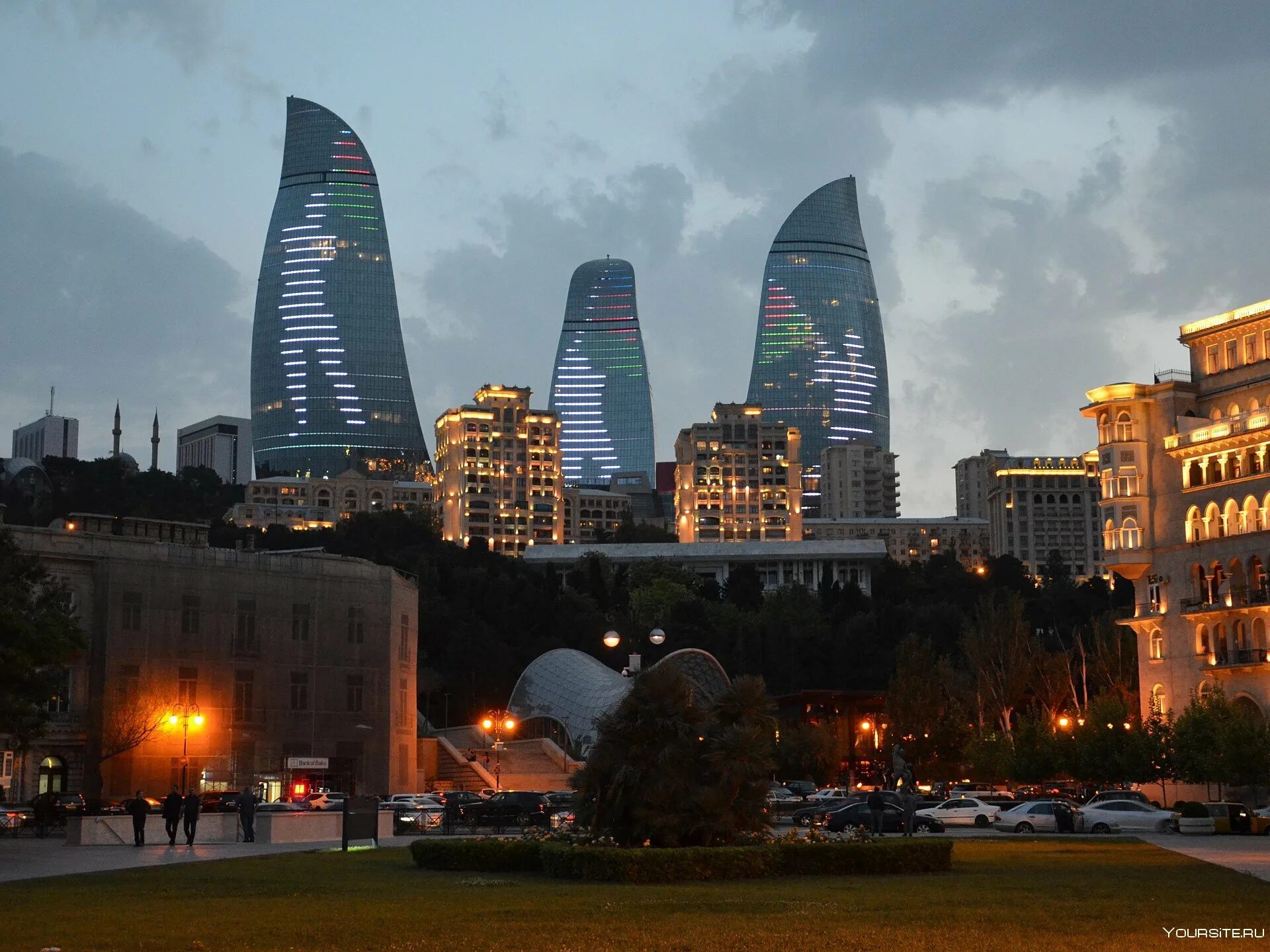 Баку какое государство. Baki-Баку,столица Азербайджана. Баку центр города. Баку центр улицы. Азейбарджан Баку.