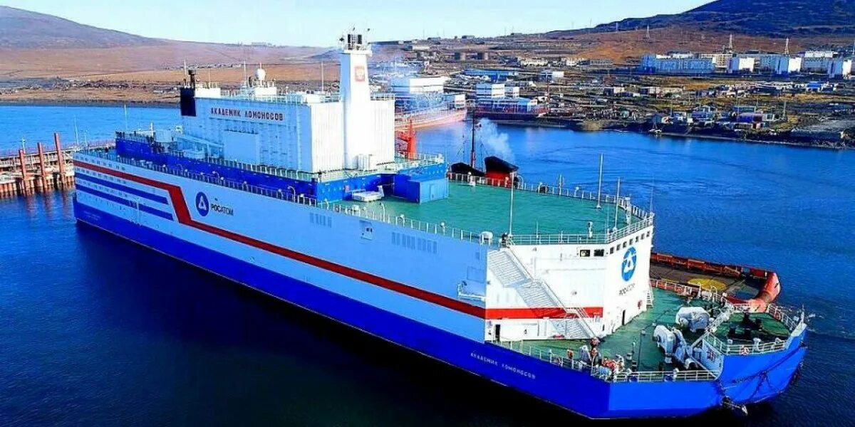 Патэс чукотка. Плавучая атомная станция академик ломоносов. Патэс единственная в мире. Певек патэс ломоносов. Певек город плавучая станция.