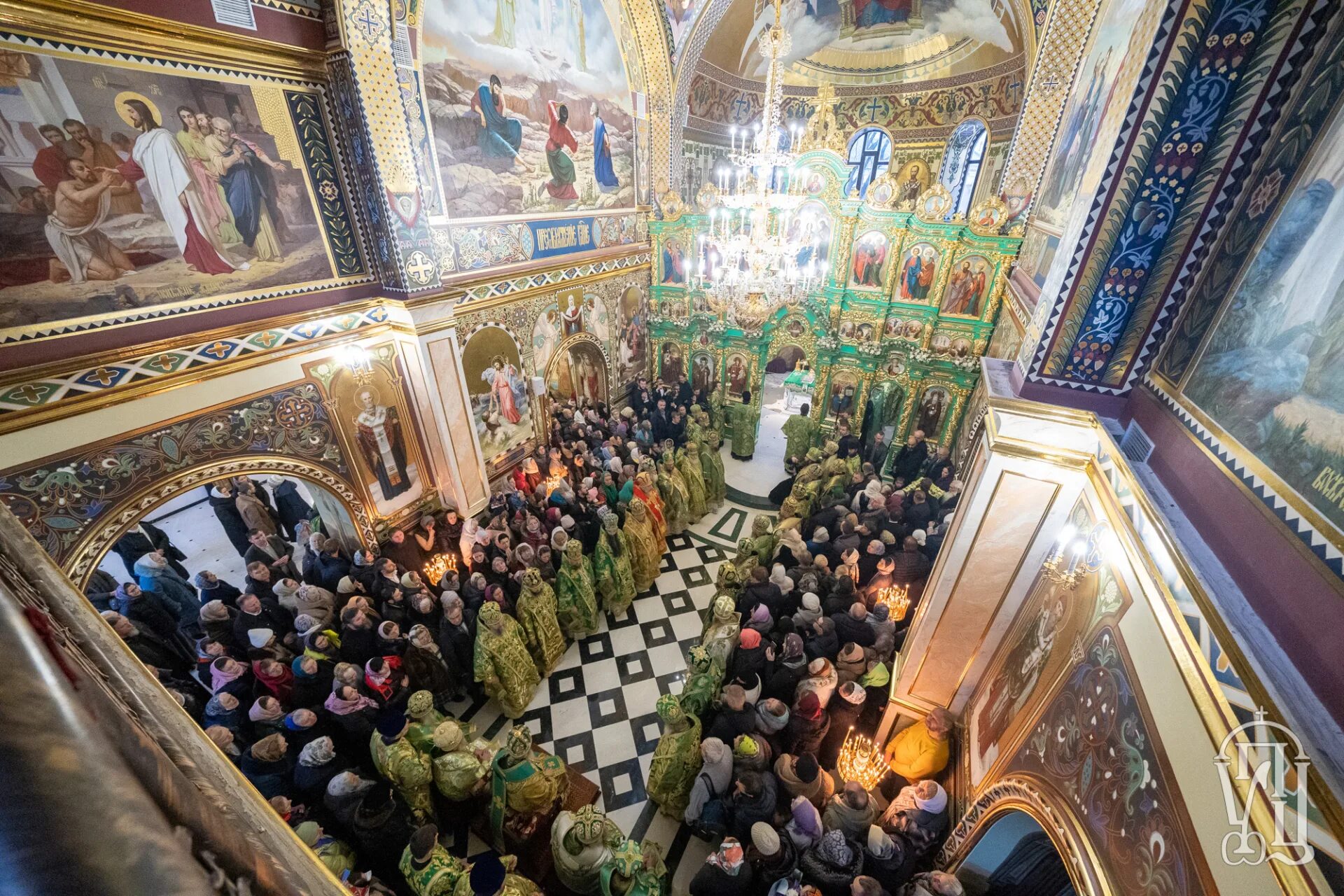 Киево печерских в черемушках. Киево-Печерская Лавра внутри. УПЦ Киево Печерская Лавра. Великая Церковь Киево-Печерской Лавры внутри. Киево-Печерская Лавра внутри собора.