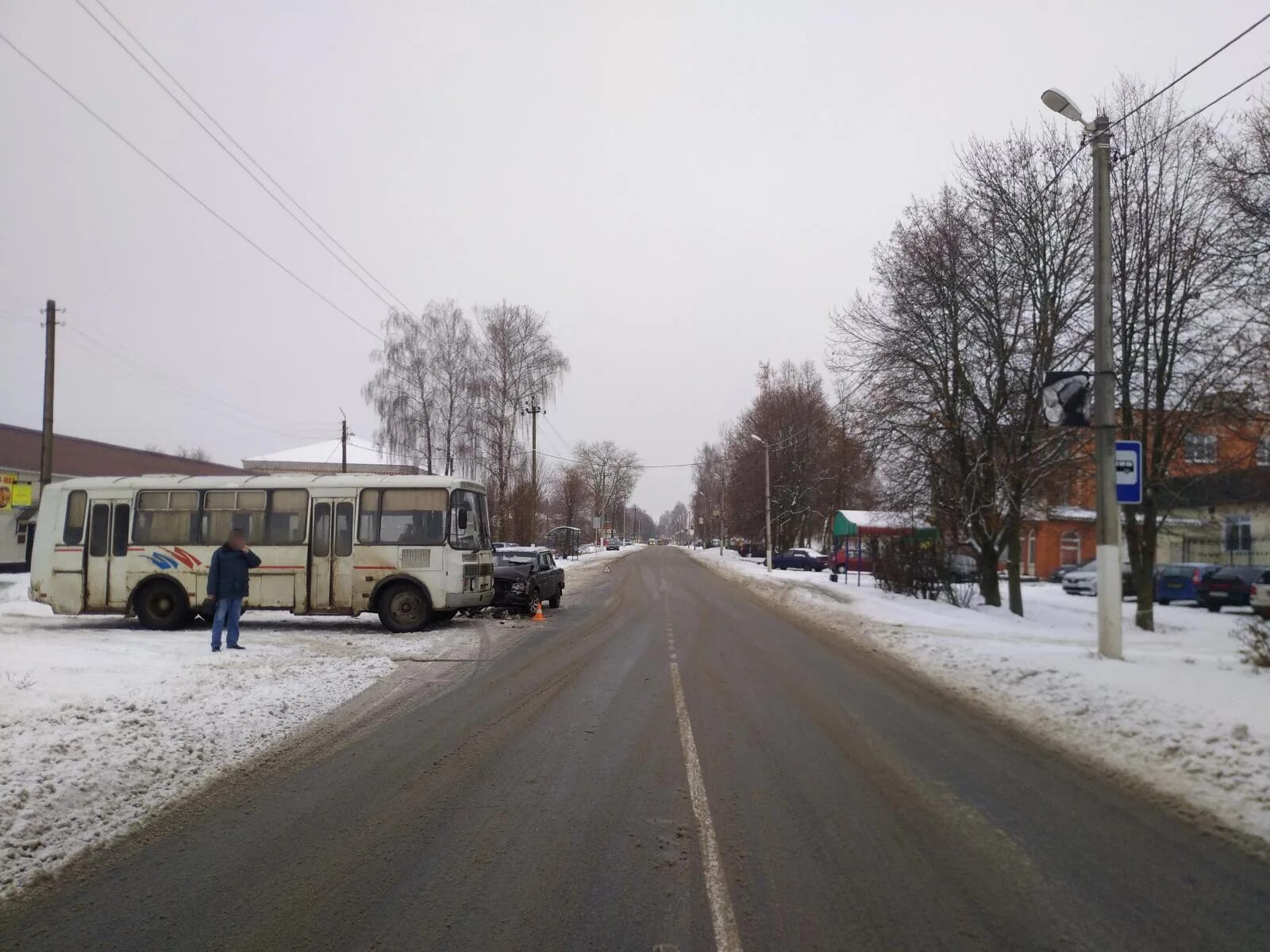 Стародуб брянск сегодня. Автовокзал города стародуб. стародуб брянск. подслушано в стародубе авария. автобус стародуб брянск.