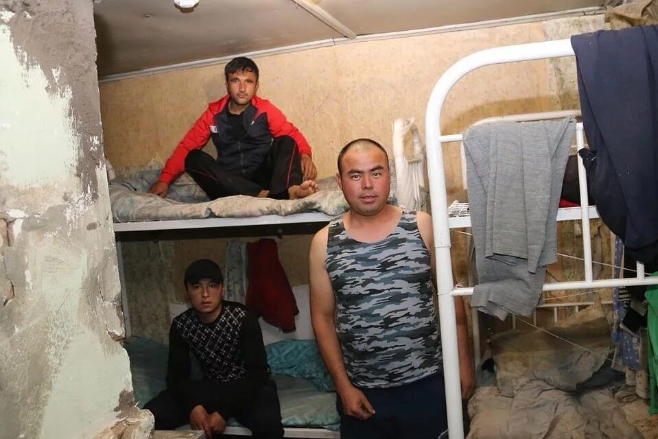 арабские эмираты бедные районы. бараки рабочих в российской империи. оаэ бедные районы.