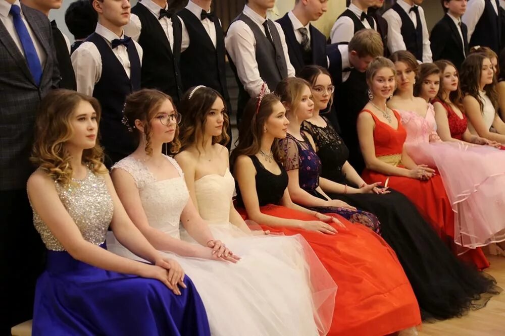 полонез. ижевск бал одарённых детей. бал одаренных детей ижевск 2022. ижевск бал одарённых детей. вальс на новый год для старшеклассников.