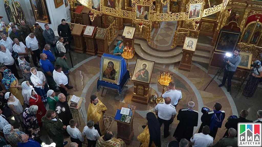 Православный Дагестан. Христианское богослужение. Служба в махачкалинской церкви на Пасху. Христиане в Дагестане.
