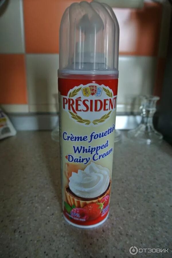 Крем взбитый альпенгурт. Альпенгурт кондитор сливки взбитые 250г. Баллончик взбитых сливок. Взбитые сливки в баллоне. Крем сливки альпенгурт 250гр кондитор.