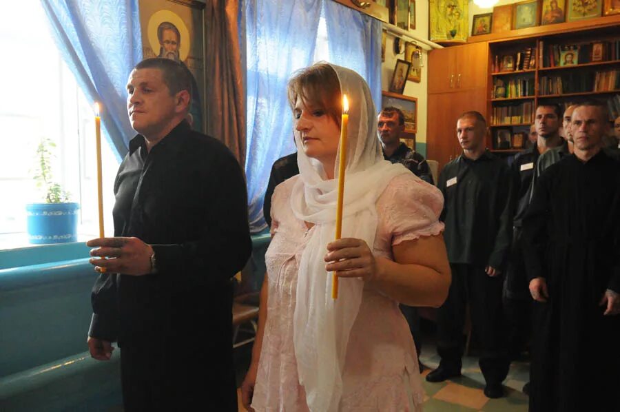 Свадьба в сизо. Женщины в тюрьме свадьба. Свадьба в тюрьме. Тюремная свадьба. Свадьба в колонии строгого режима.