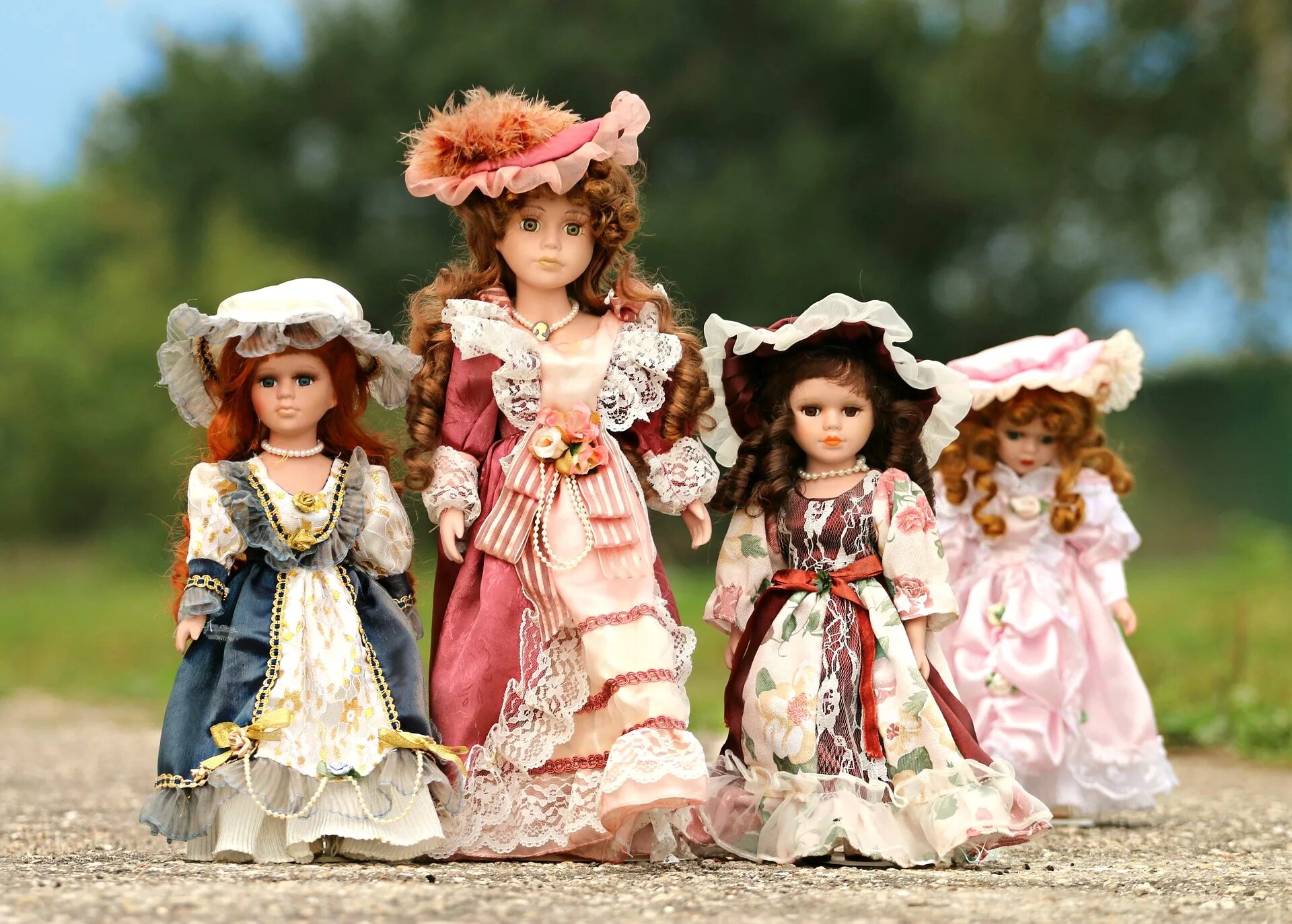 Куклы порцелан Доллс. Кукла фарфоровая. Красивые фарфоровые куклы. Красивые старинные куклы.