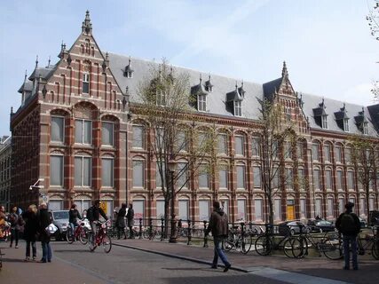 Ознакомьтесь с нашим топом-5 лучших университетов Амстердама. 