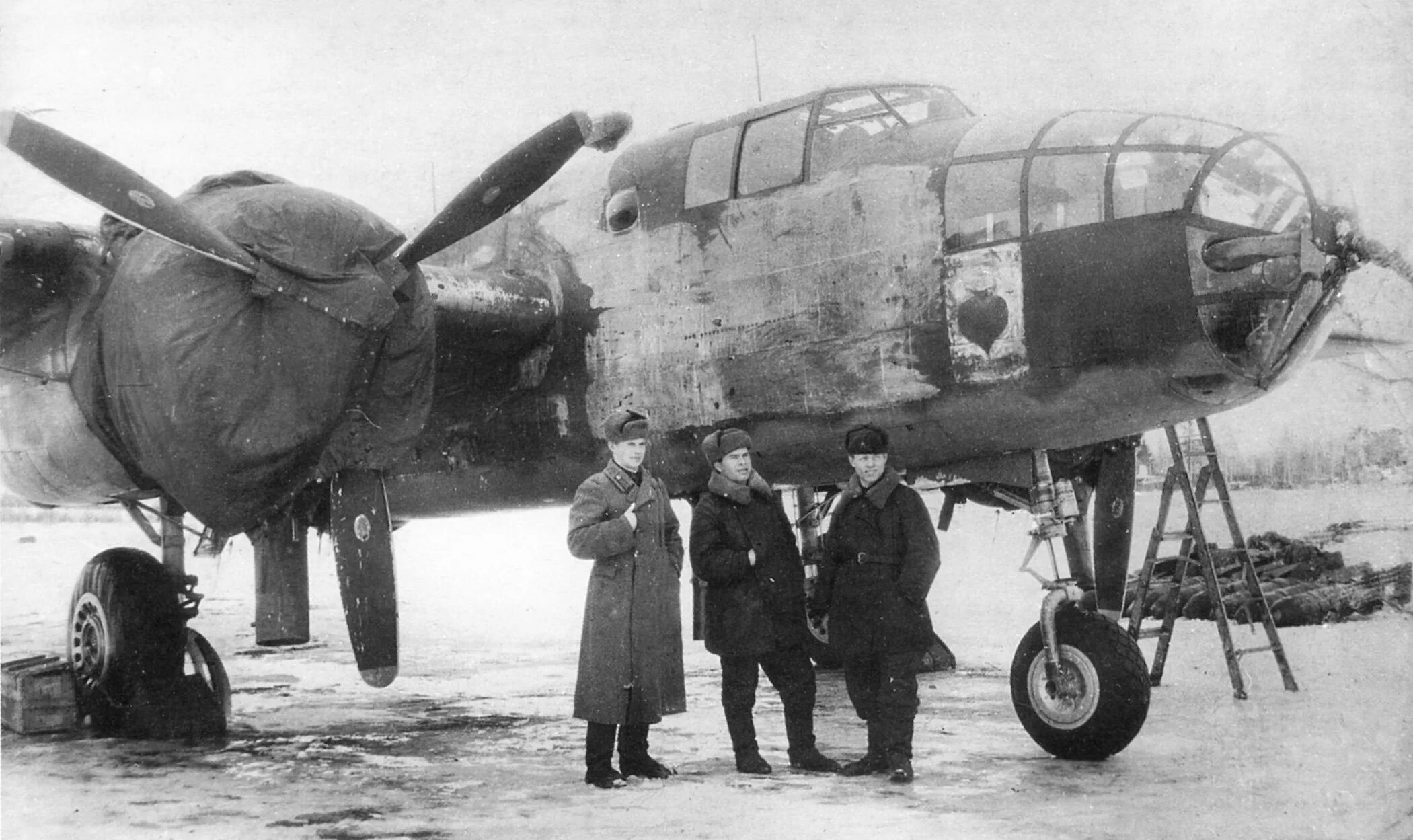 Советский самолет 1945. В-25 "Митчелл ленд-Лиз. Б 25 Митчелл бомбардировщик СССР. Бомбардировщик в 25. Mitchell в-25 ленд-Лиз.