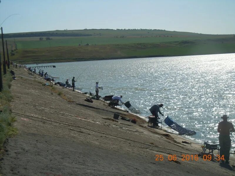 Красное водохранилище Андроповский район. Посёлок каскадный Ставропольский край озеро. Красное водохранилище Ставропольского края. Андроповский район каскадное водохранилище. Красно водохранилище