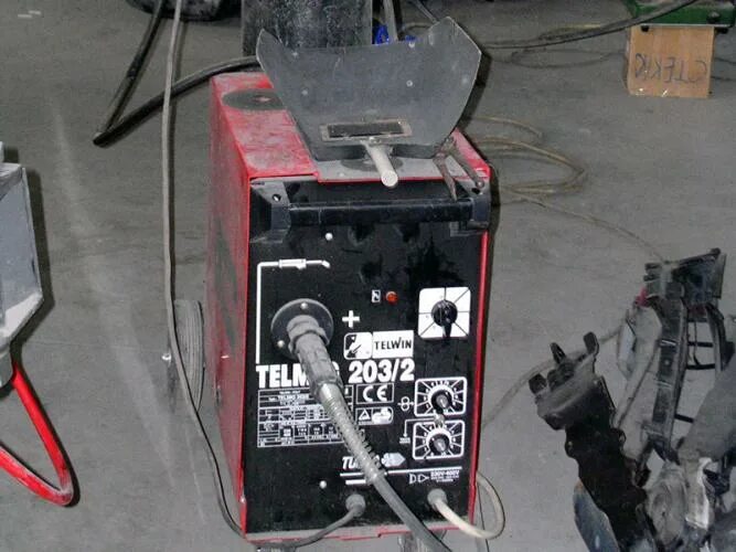 Сварочный работает но не варит. Полуавтомат telwin 203. телвин 152 полуавтомат. telwin сварочный полуавтомат на 380. телвин 203/2 полуавтомат.