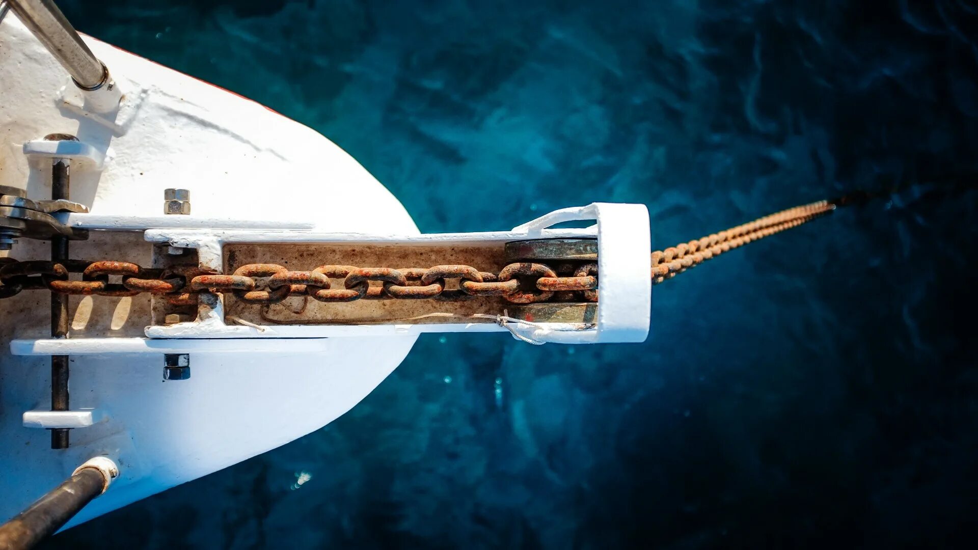Якорь на корабле. Корабль сбрасывает якорь. Сбросить якорь. Якорь гиф. Механизм якоря.