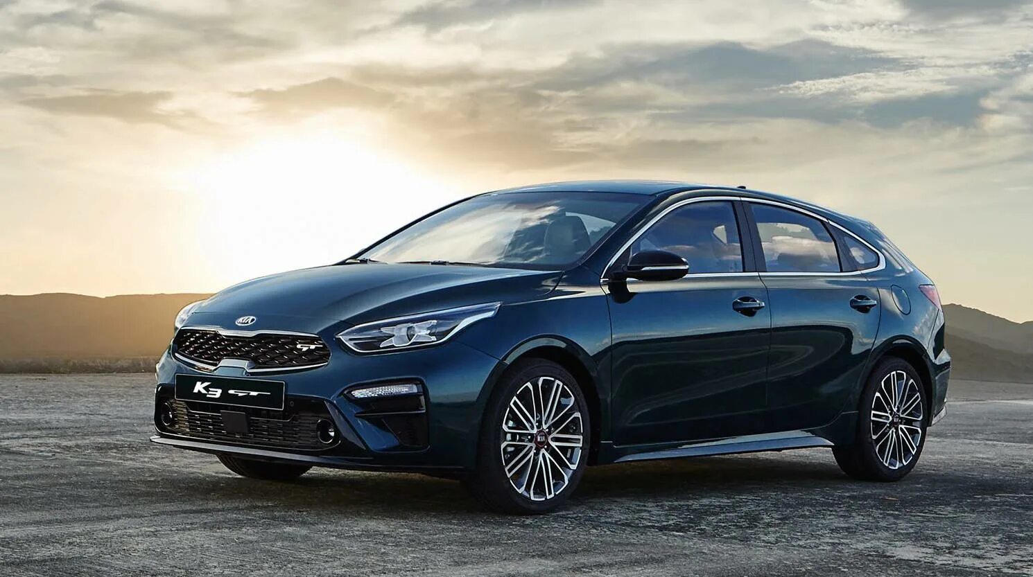 Киа к3 в россии. Kia k3 gt. Kia Cerato хэтчбек 2021. Kia Cerato хэтчбек 2019. Kia k3 gt 2019.