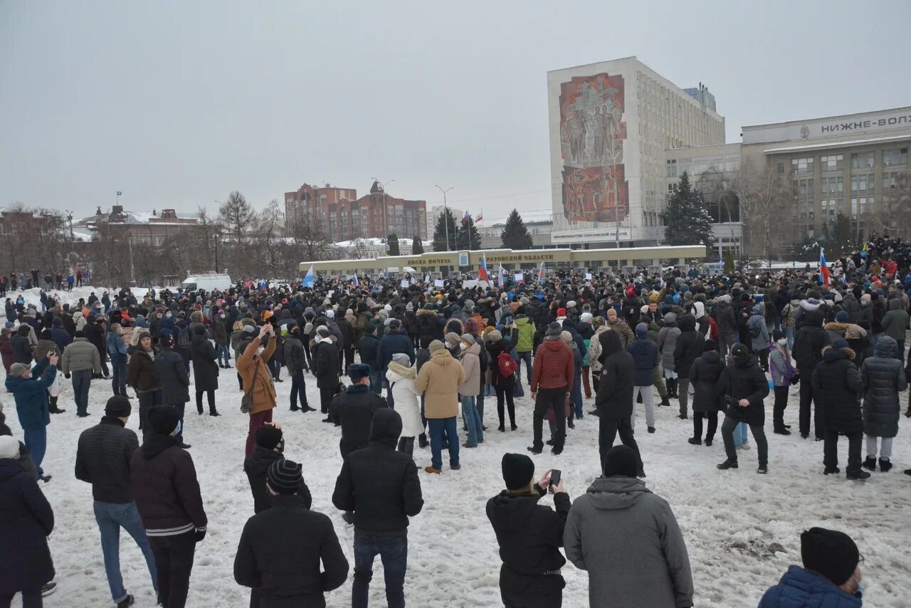 Митинг в Саратове. Протесты в Саратове. Массовые шествия Саратов. Митинг под окном. Митинг саратов сегодня