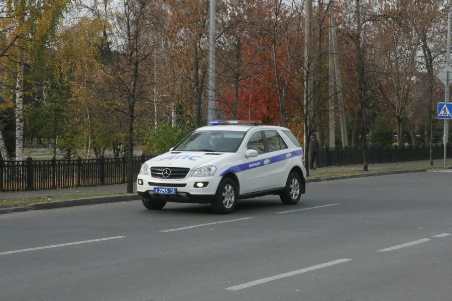 Гая автомобиль. Машины ГАИ Казань. Автомобили ДПС Мерседес ml. Машины ГИБДД Татарстана. Renault ГАИ.