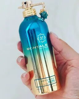 Синие духи с золотой крышкой