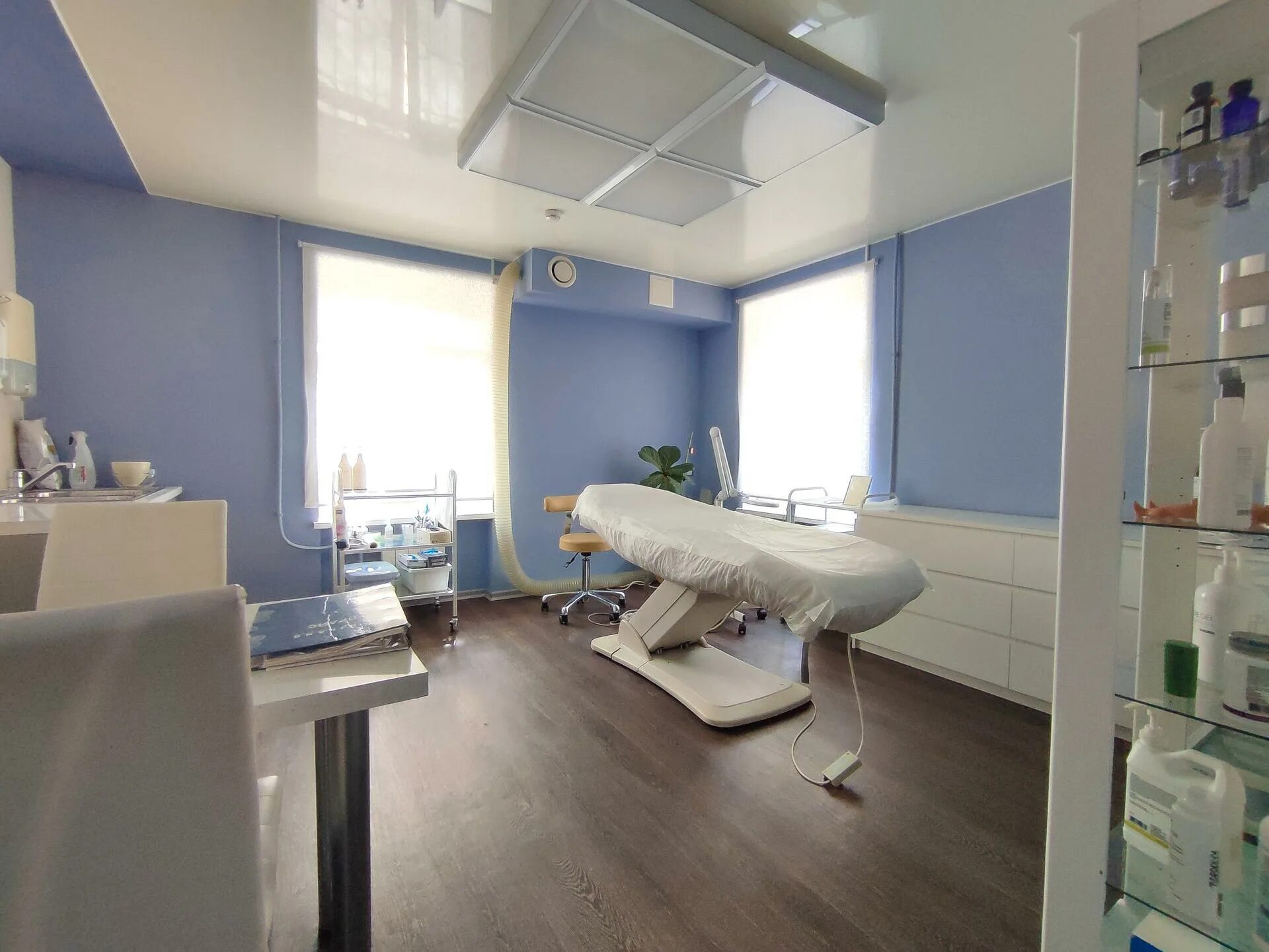 Milano clinic. Косметологическая компания. Milano clinic москва. Милано косметология. Милано косметология.