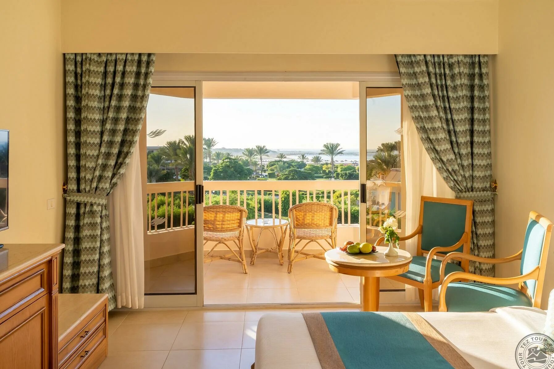 Hilton) 4*. Long beach resort 4 хургада. Египет отель хилтон лонг бич. Long beach resort 4 хургада. Отель хилтон лонг бич резорт 4 хургада.