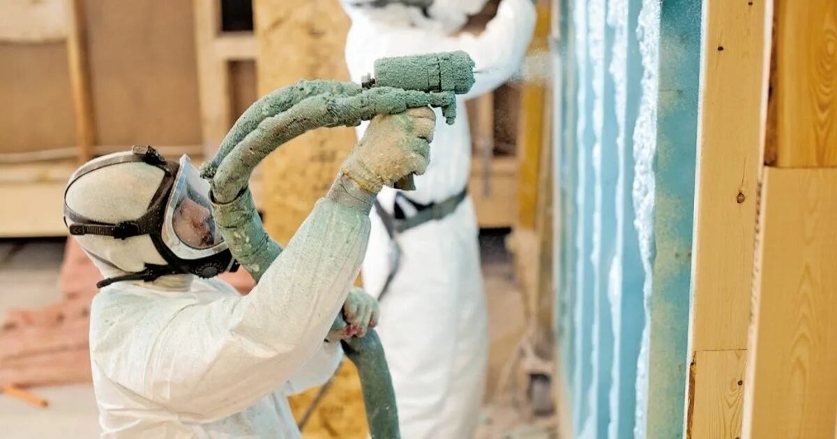 Напыляемый пенополиуретан. Напыляемая теплоизоляция ППУ. Spray Foaming Insulation. Утеплитель напыляемый пенополиуретановый. Пена утеплитель для стен.