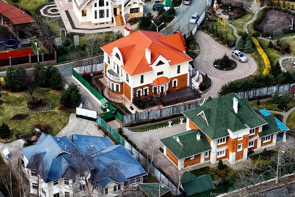 Коттеджи во владивостоке. Дача в пригороде. Трифоновские коттеджи пригорода владивостока 2006. Дома в пригороде владивостока. Дома в пригороде владивостока.