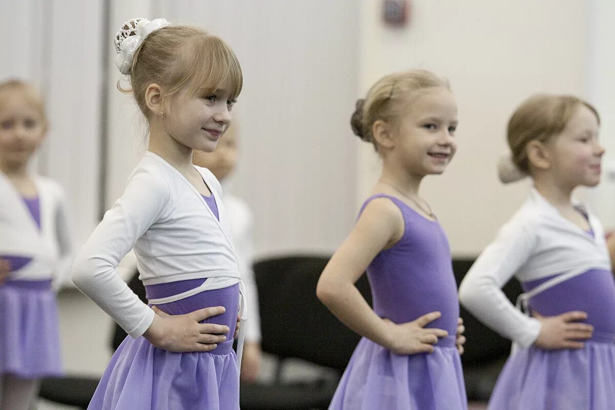 Центр поддержки семьи и детства зеленоград. Занятия для детей зеленоград. Центр единоборств каллиста. Зал единоборств зеленоград. Карате в зеленограде для детей 12 лет.