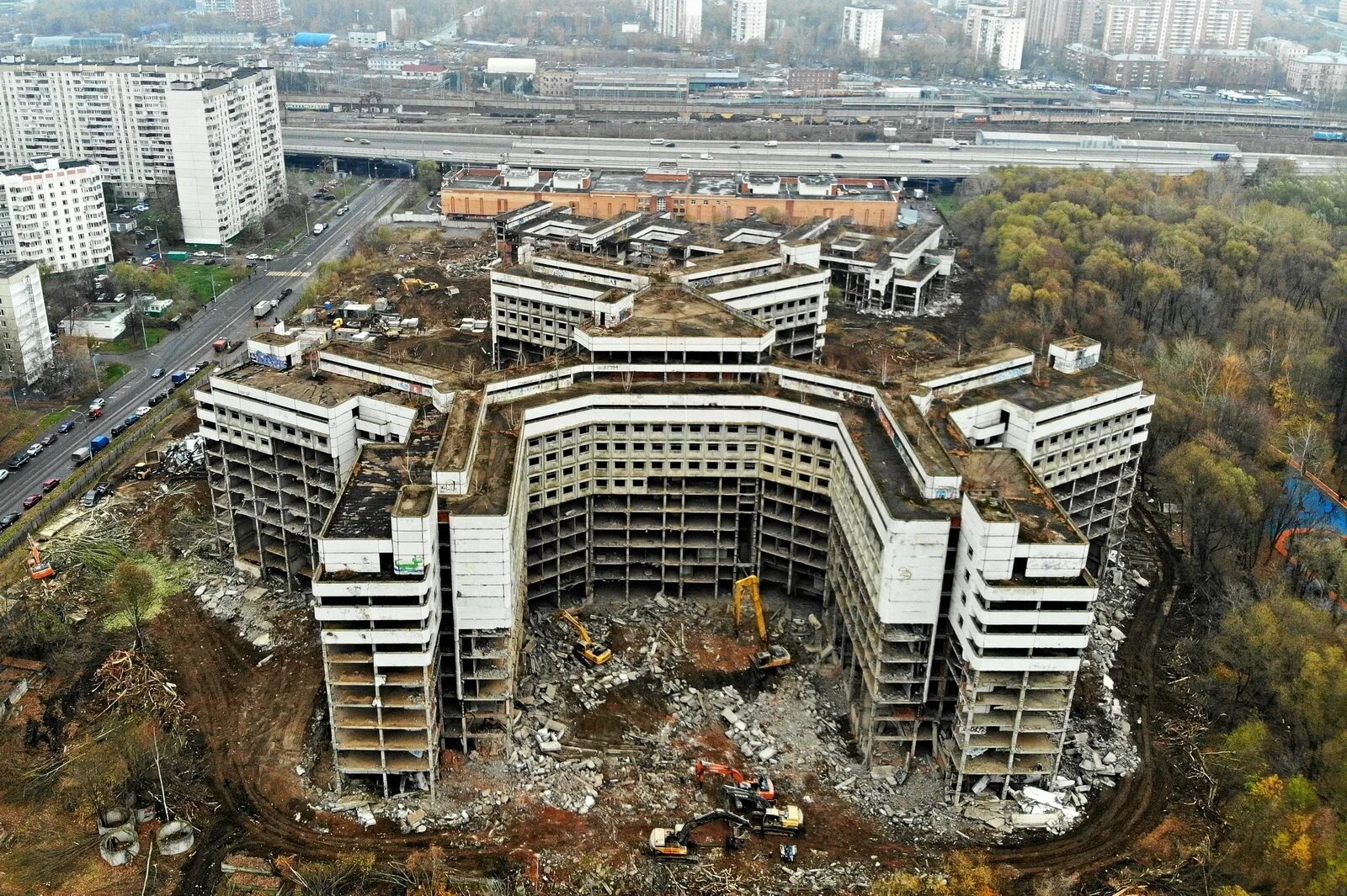 Хзб. Заброшенная больница в Ховрино. Заброшка Ховрино больница. Недостроенная больница в Ховрино. Ховрино ХЗБ.