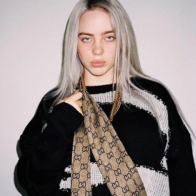 Billy ailesh. Billy ailesh. Billie eilish 2017. Билли айлиш с синими волосами. Билли айлиш черные волосы 2021.