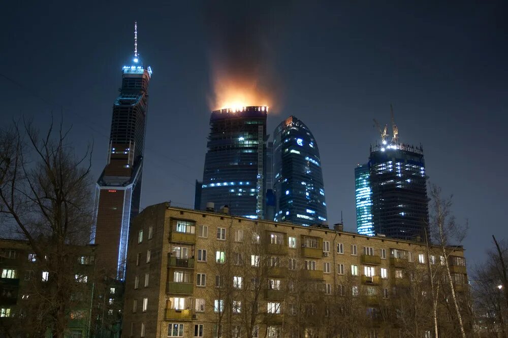 Горела башня. Москва сити пожар 2019. башня федерация пожар. пожар в башне федерация 2025 москва. пожар в москва сити 2012.
