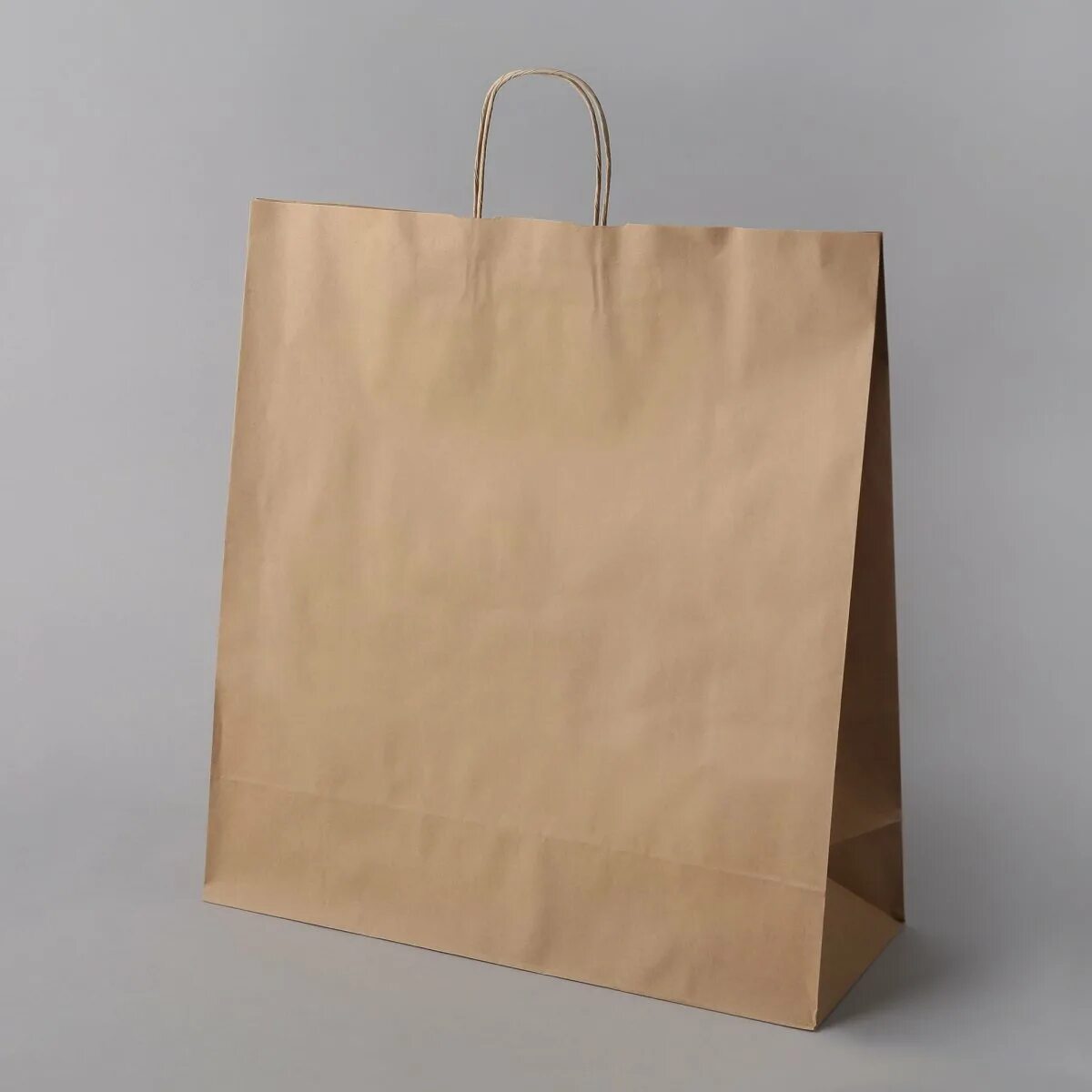 пакет с вырубной ручкой. бумажный пакет с ламинацией с кручеными ручками белый. полиэтилен пакет. пакет бум. Gal b gcl gfrtns.